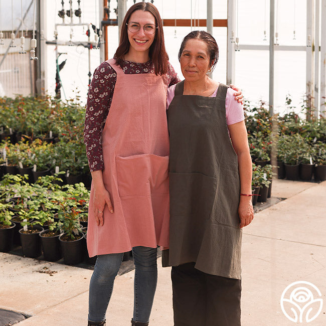 Heirloom Roses Cross-Back Garden Apron